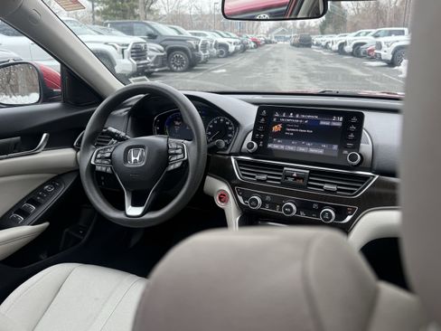 Used 2018 Honda Accord EX image 17
