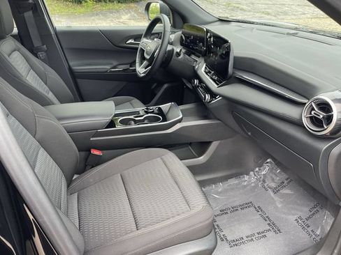 Used 2026 Chevrolet Equinox LT AWD/4WD image 17