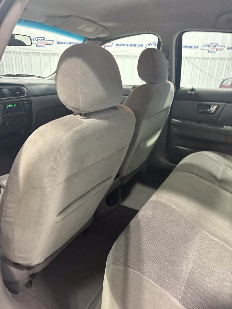 Used 2002 Ford Taurus SE FWD image 29