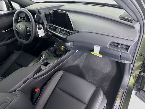 New 2026 Lexus UX 300h FWD image 18