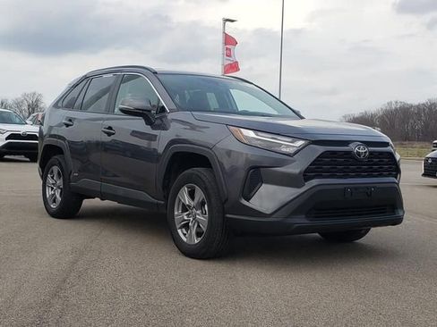 Used 2025 Toyota RAV4 XLE image 3