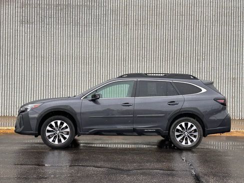 Used 2023 Subaru Outback Limited XT AWD/4WD image 2