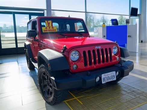 Used 2017 Jeep Wrangler Sport w/ Quick Order Package 24S AWD/4WD image 31