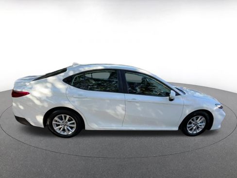 Used 2025 Toyota Camry LE image 16