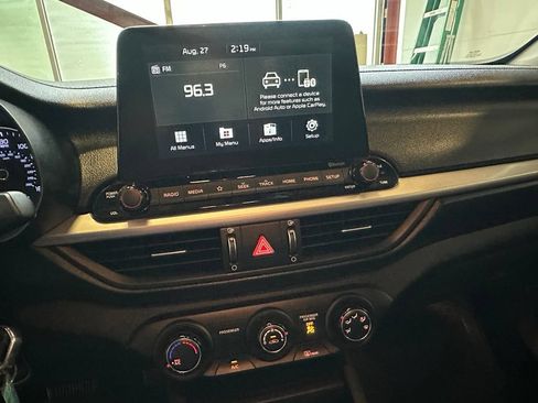 Used 2021 Kia Forte LXS FWD image 17