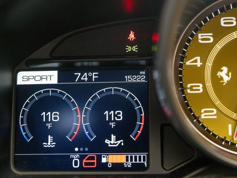 Used 2019 Ferrari Portofino RWD image 33