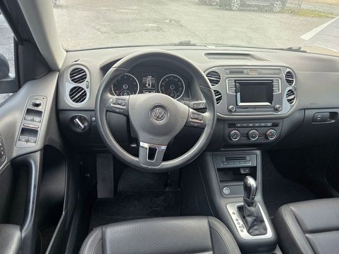 Used 2016 Volkswagen Tiguan S FWD image 5