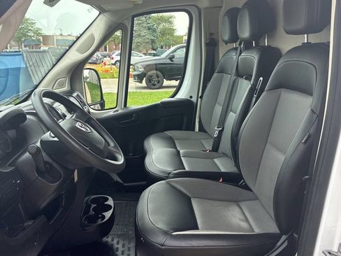 Used 2021 RAM ProMaster 2500 w/ Convenience Group FWD image 9