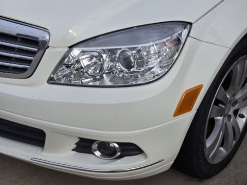 Used 2008 Mercedes-Benz C 300 Sedan image 9