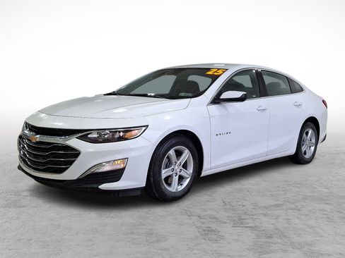 Used 2025 Chevrolet Malibu LS image 3