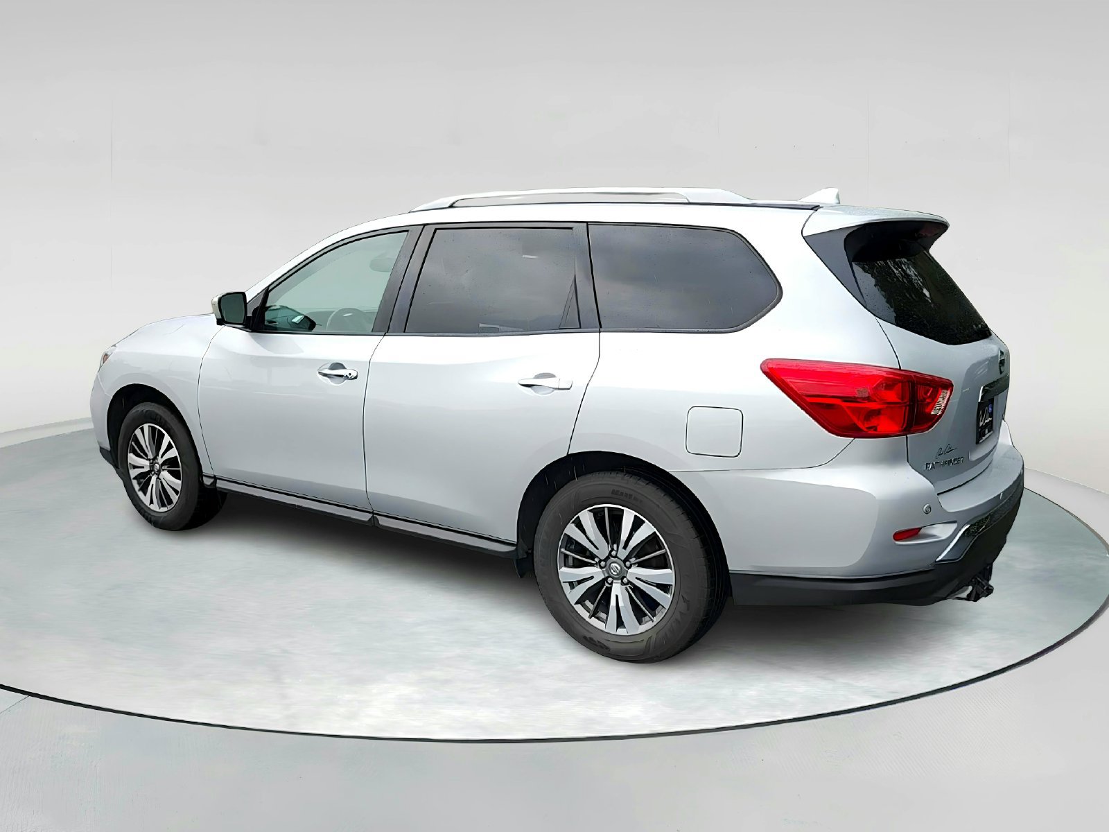 Used 2019 Nissan Pathfinder SL AWD/4WD image 7