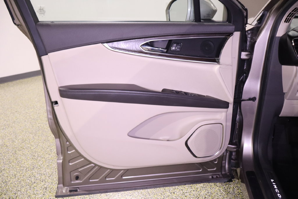 Used 2019 Lincoln Nautilus Select FWD image 35