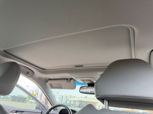 Used 2018 Toyota Camry SE w/ Moonroof Package FWD image 33