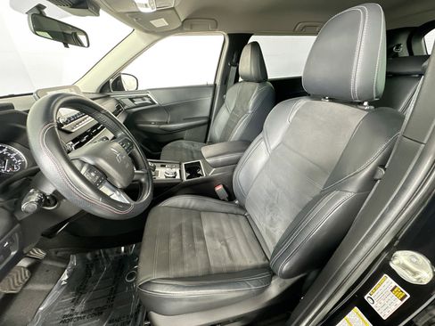 Used 2022 Mitsubishi Outlander SE image 21