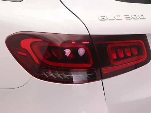 Used 2022 Mercedes-Benz GLC 300 image 18