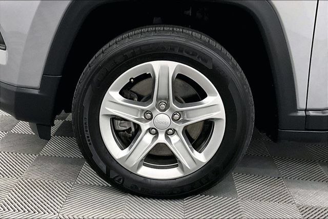 Used 2024 Jeep Compass Latitude AWD/4WD image 10