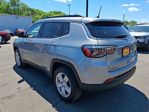 Used 2022 Jeep Compass Latitude w/ Convenience Group AWD/4WD image 4