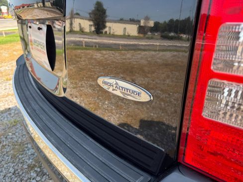 Used 2016 Jeep Patriot High Altitude FWD image 12