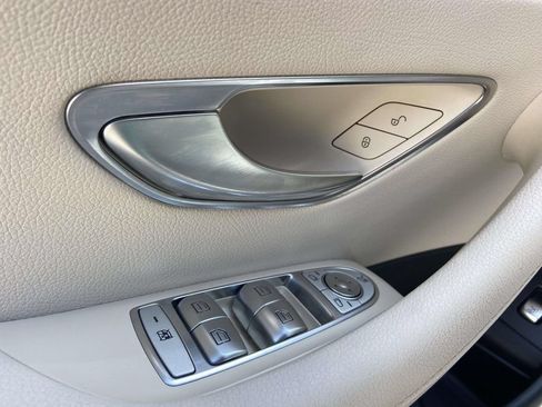 Used 2017 Mercedes-Benz E 300 4MATIC image 16