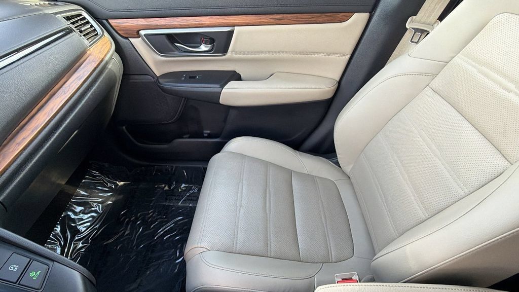 Used 2020 Honda CR-V Touring image 12