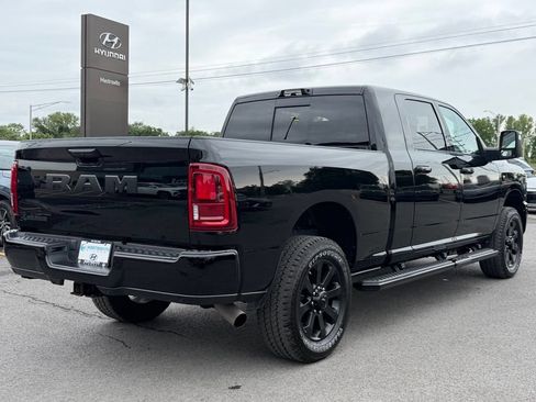 Used 2025 RAM 2500 Laramie AWD/4WD image 9