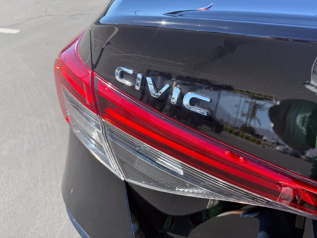Used 2023 Honda Civic Sport image 6