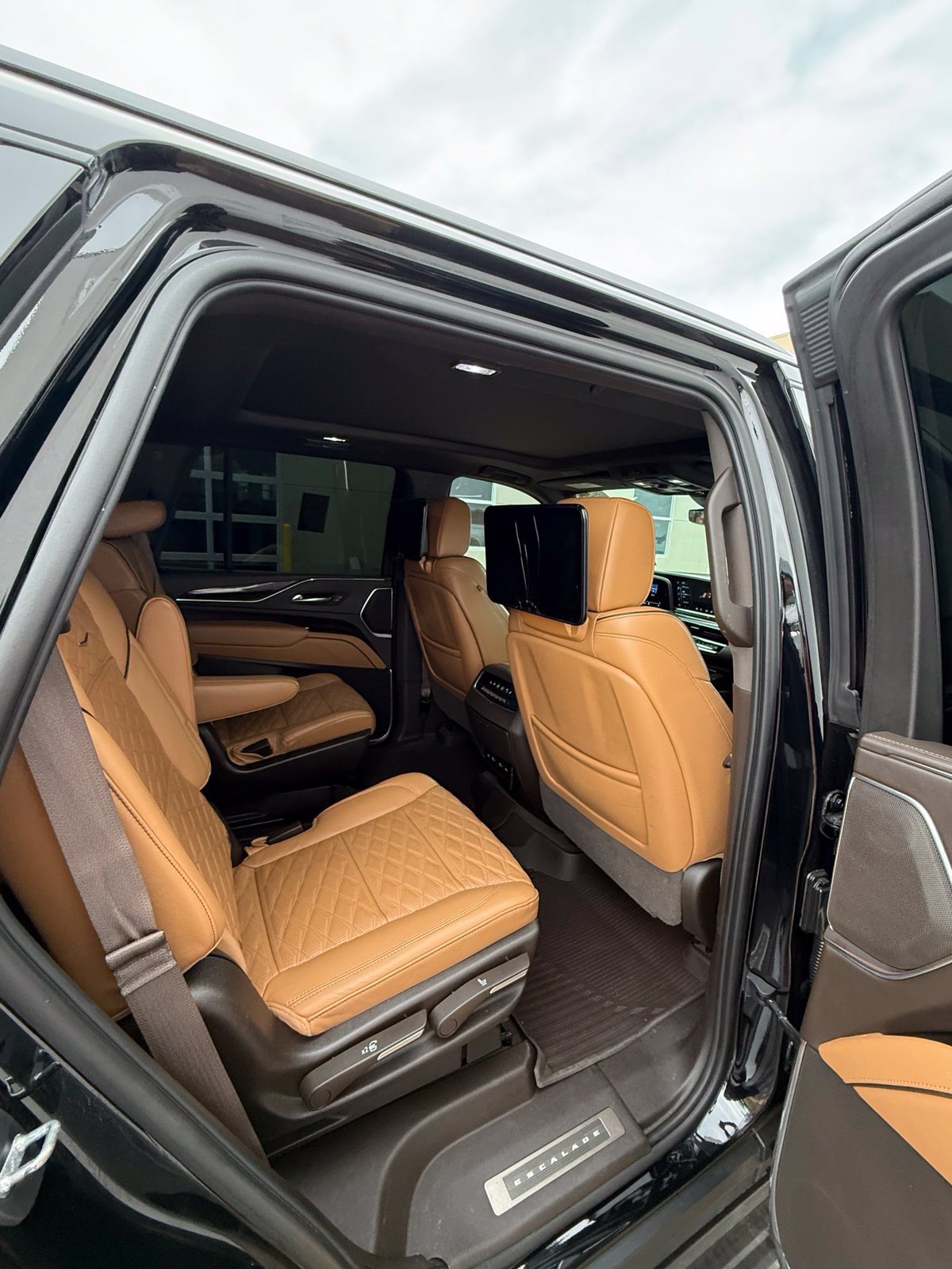 Used 2021 Cadillac Escalade Sport w/ Driver Assist Tech Package AWD/4WD image 7