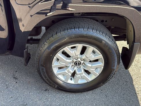 Certified 2023 Nissan Frontier SV w/ Tow Package AWD/4WD image 21