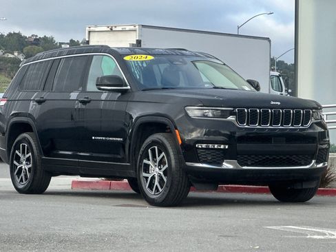 Used 2024 Jeep Grand Cherokee L Limited w/ Luxury Tech Group II image 9