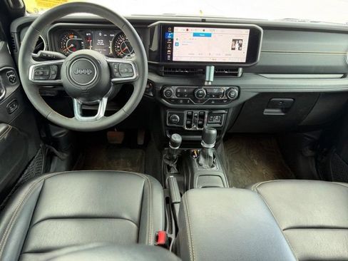 Used 2024 Jeep Wrangler Unlimited Sahara AWD/4WD image 8