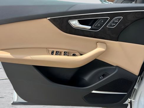 Used 2022 Audi Q8 Premium Plus image 44