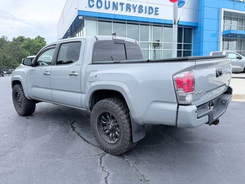 Used 2018 Toyota Tacoma Limited AWD/4WD image 7