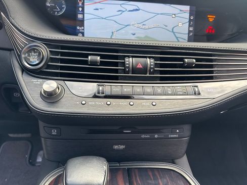 Used 2020 Lexus LS 500 w/ Interior Upgrade Package RWD image 17