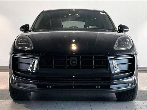 Used 2026 Porsche Macan image 13