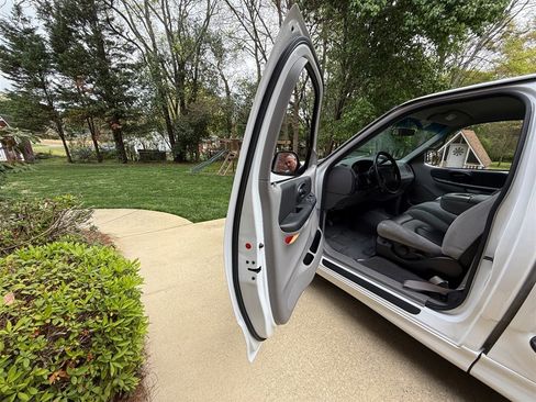 Used 1999 Ford F150 Lightning image 46