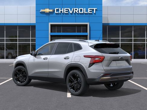 New 2026 Chevrolet Trax ACTIV w/ Sunroof Package FWD image 3