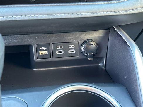 Certified 2025 Toyota Highlander XLE image 32