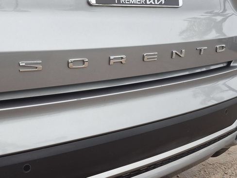 Used 2021 Kia Sorento S FWD image 32
