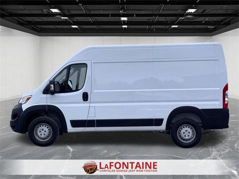 Used 2025 RAM ProMaster 2500 w/ Convenience Group image 2
