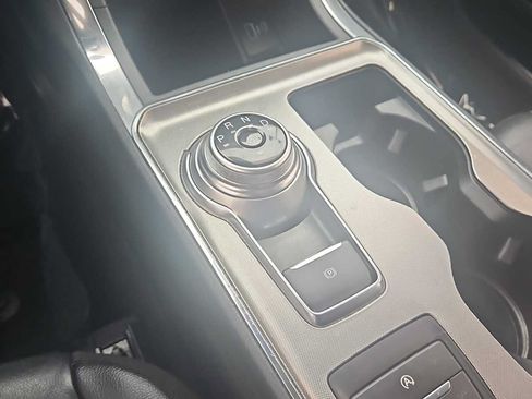 Used 2022 Ford Edge Titanium AWD/4WD image 21
