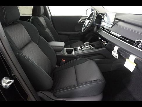 Used 2024 Mitsubishi Outlander ES image 9