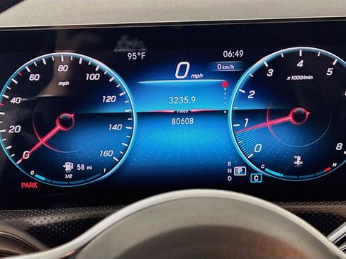 Used 2021 Mercedes-Benz CLA 250 image 22