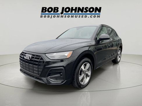 Used 2025 Audi Q5 2.0T Premium image 3