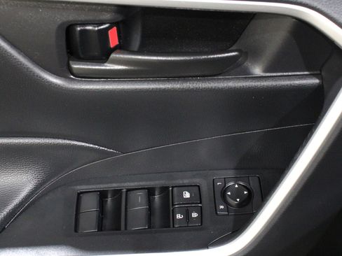 Used 2024 Toyota RAV4 LE AWD/4WD image 7