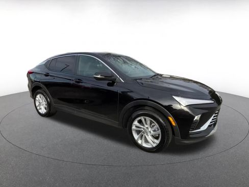 Used 2025 Buick Envista Preferred image 2