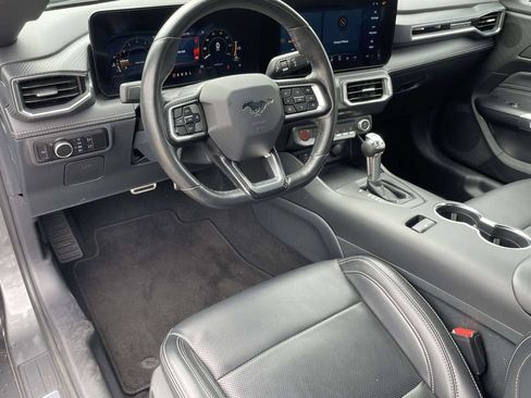 Used 2025 Ford Mustang Premium RWD image 9