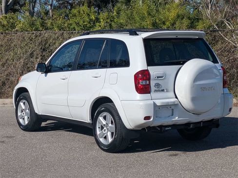 Used 2004 Toyota RAV4 image 3