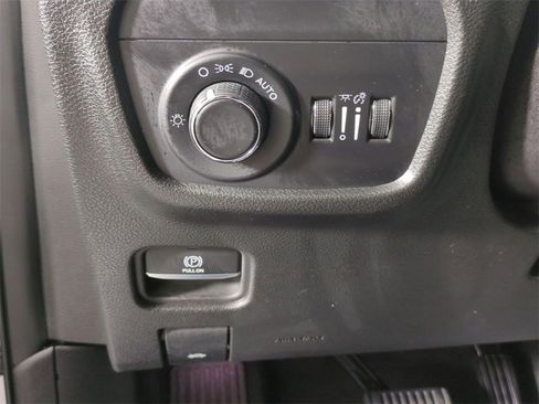 Used 2024 Jeep Grand Cherokee Altitude image 17