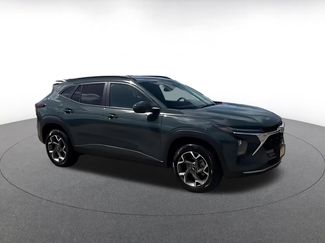 Used 2025 Chevrolet Trax LT FWD video 2