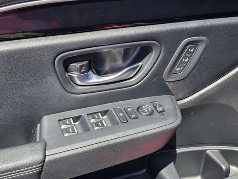 Used 2023 Honda Pilot Touring image 16